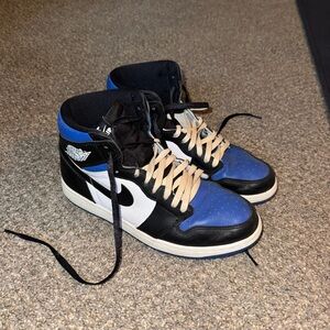 Air Jordan 1 Retro High OG “Royal Toe” Size 9M